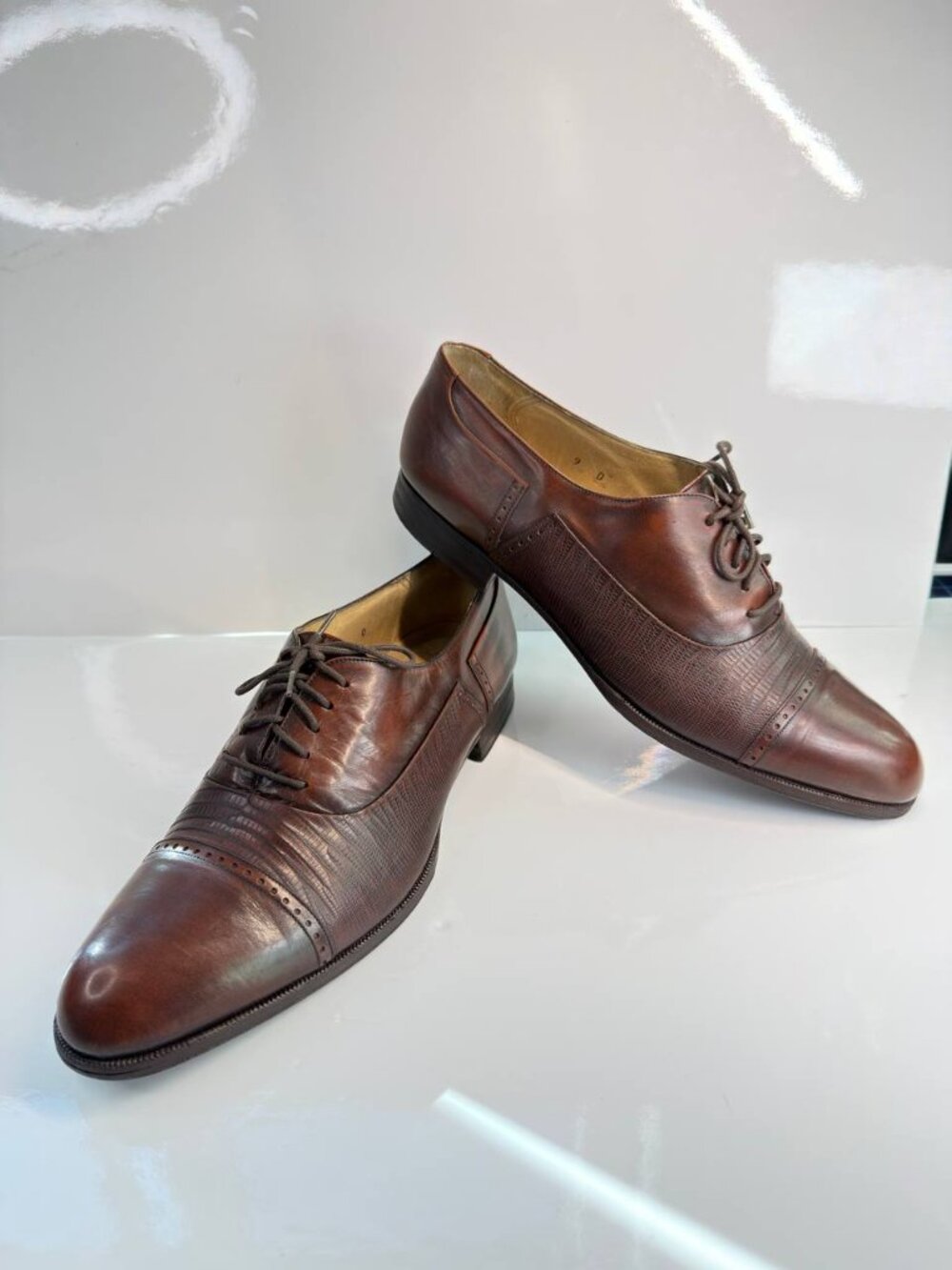 Bally Men’s Brown Leather Oxford Dress Shoes – Made in Italy – Size 9 D